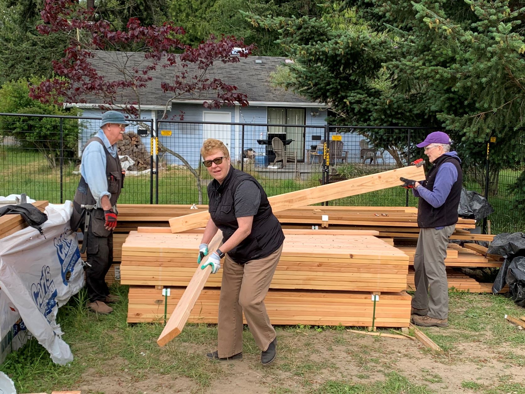 habitat for humanity volunteer